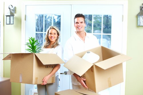 Local moving truck support for apartments and homes in Queens Park